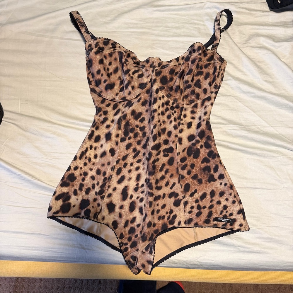 Dolce&Gabbana × SKIMS Leopard Bodysuit! 🐆 - Picture 8 of 10